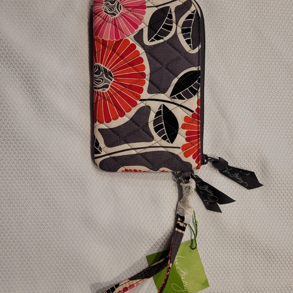 NWT Vera Bradley Zip Zip Wristlet Cheery Blossoms - Picture 2 of 5